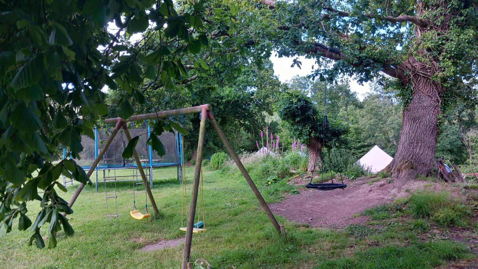 Tente Insolite En Pleine Nature Treduder Exterior photo